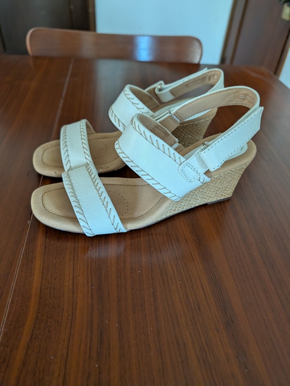 Clark’s Collection Womens Kyarra Rose Beige Nuback Wedge Heel Size 8.5 Pre Owned